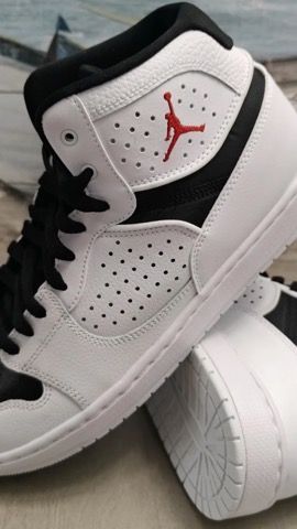 Air Jordan Retro High - White/Black Red Accent Sneakers